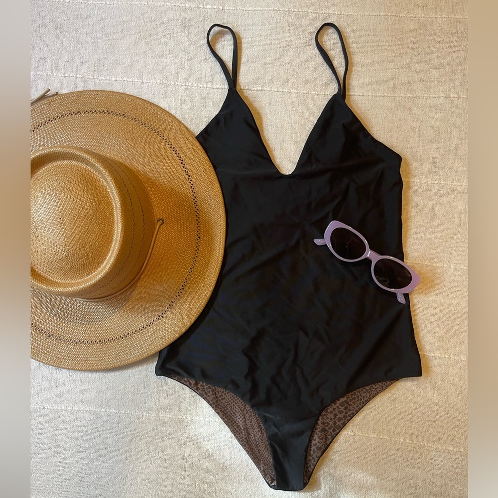 Acacia Stella One Piece